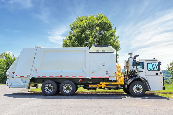Multi Pack Sideload Garbage Truck - Stringfellow Inc.